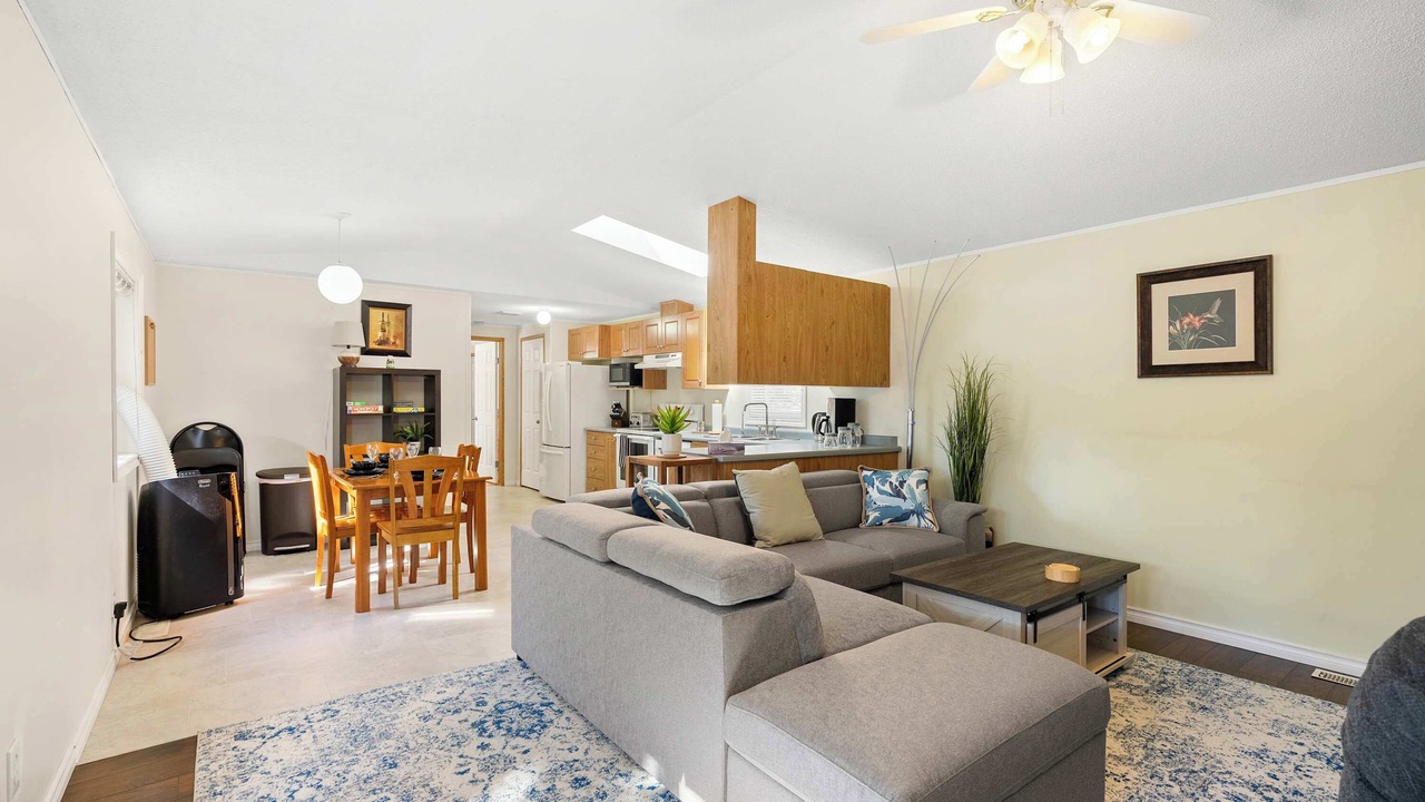 Photo of Livingroom in Sylvan Lake