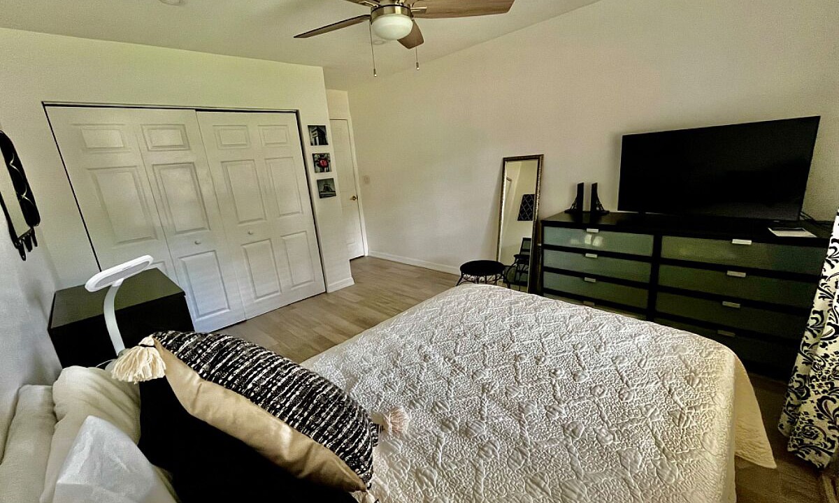 Photo of Bedroom in Miami Gardens