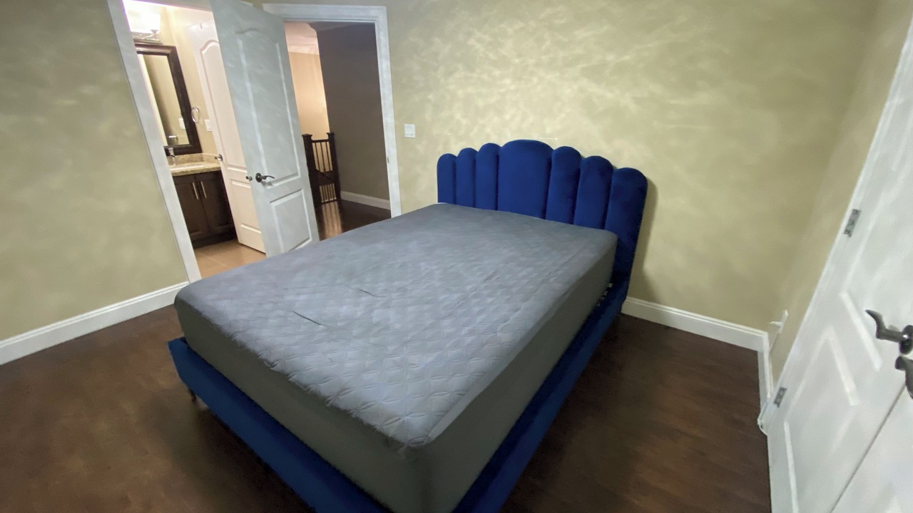 Photo of Bedroom in Queensborough