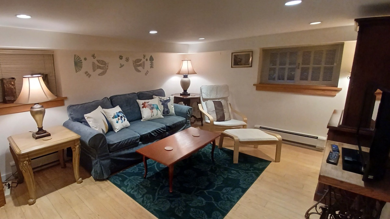 Photo of Livingroom in New Westminster