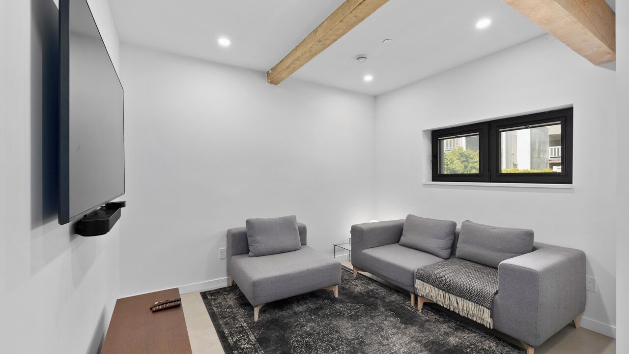 Photo of Livingroom in Grandview-Woodland