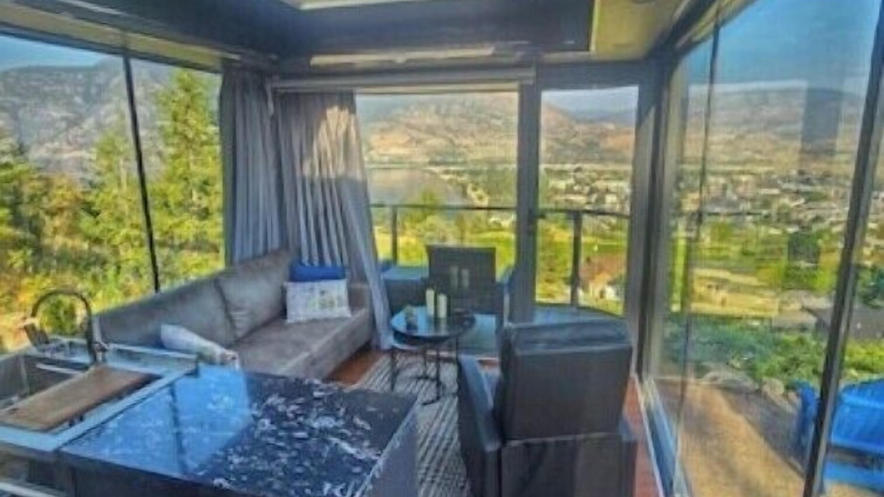 Photo of Livingroom in Okanagan-Similkameen
