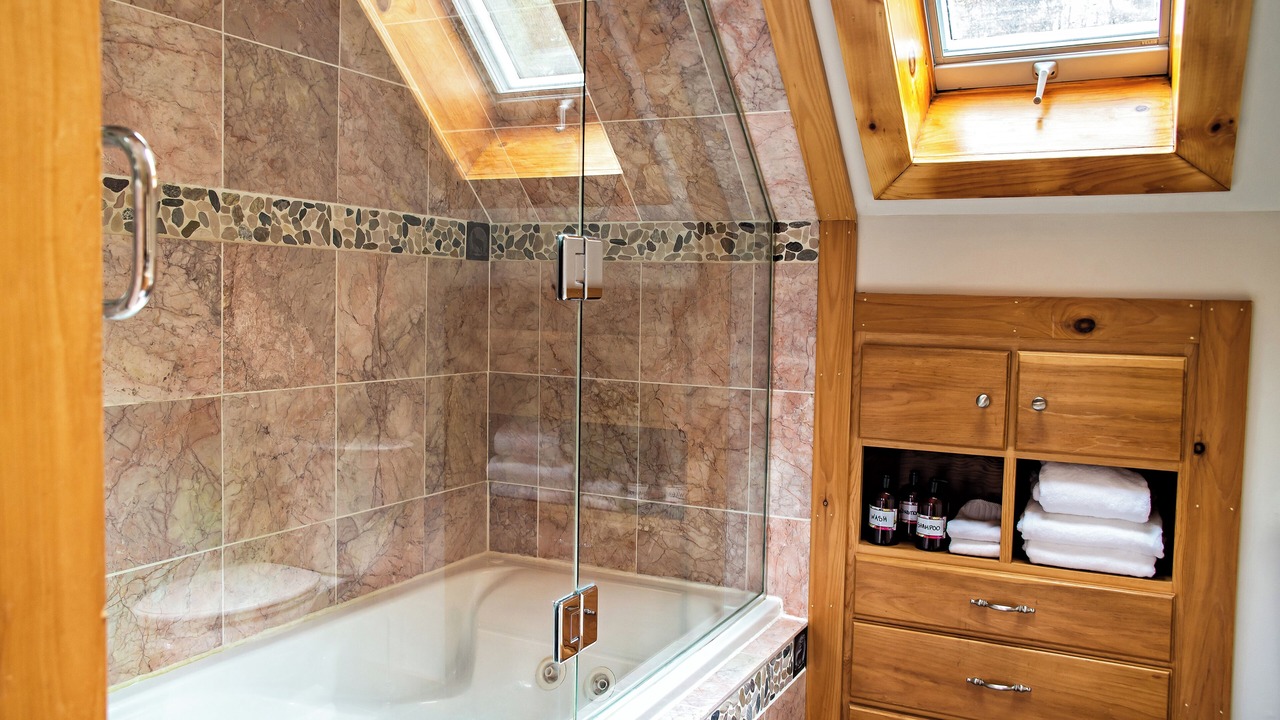 Photo of Bathroom in Warren