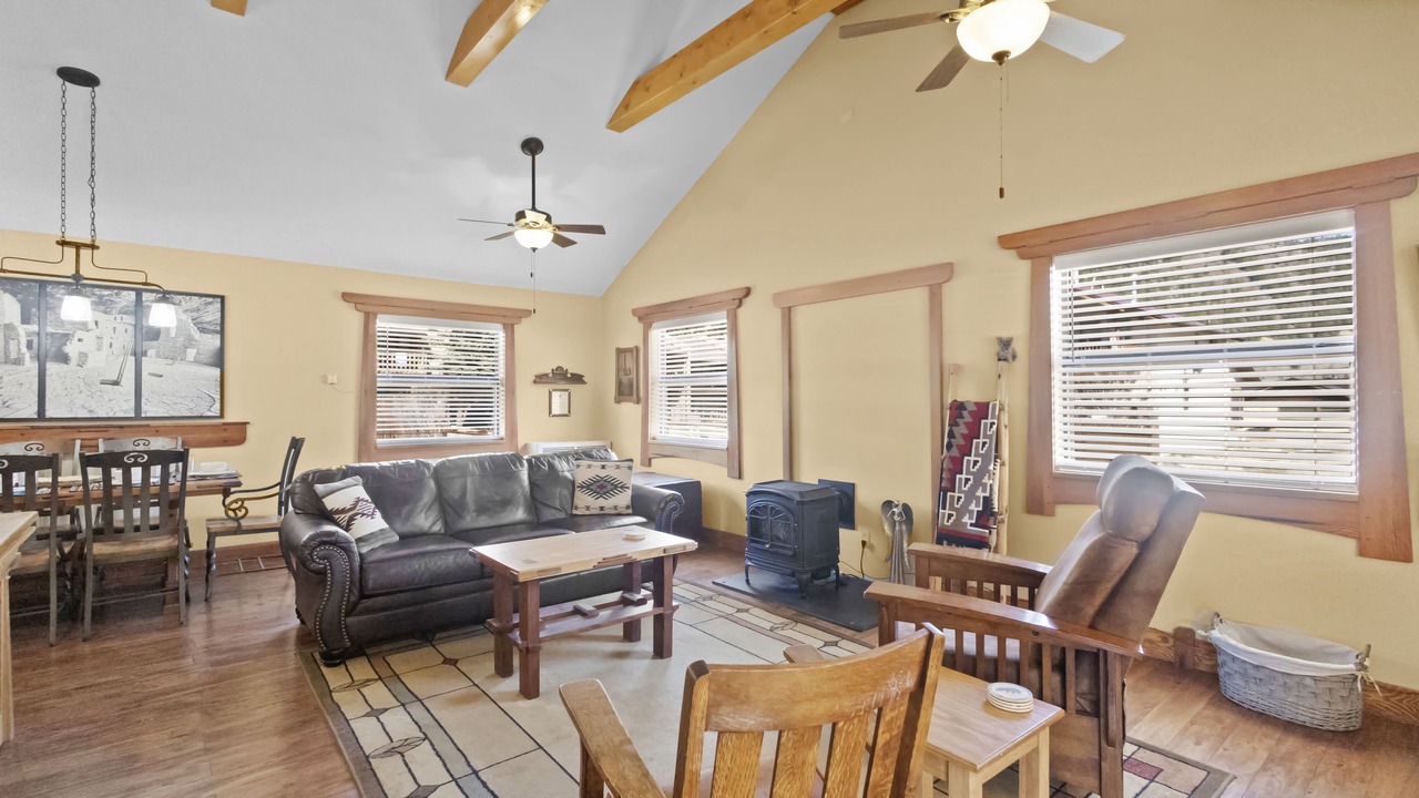 Photo of Livingroom in Red River