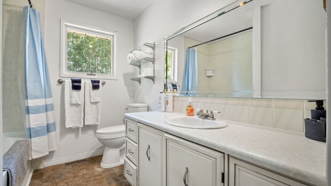 Photo of Bathroom in Markerville