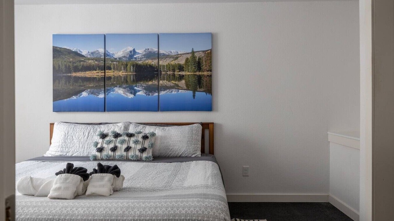 Photo of Bedroom in Summerset