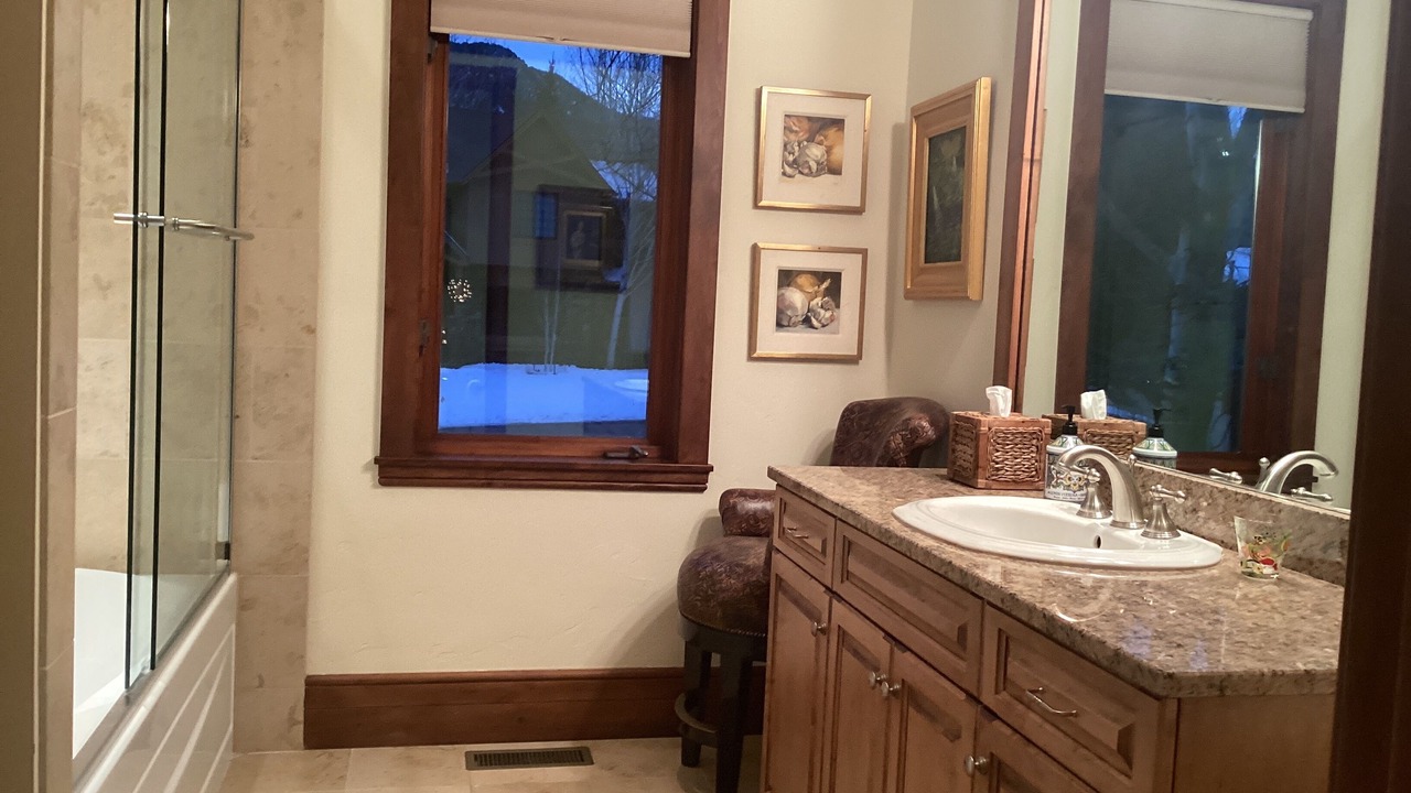 Photo of Bathroom in Aspen Glen