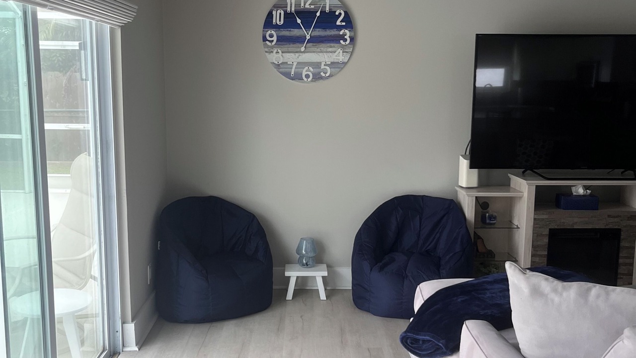 Photo of Livingroom in Jupiter Village
