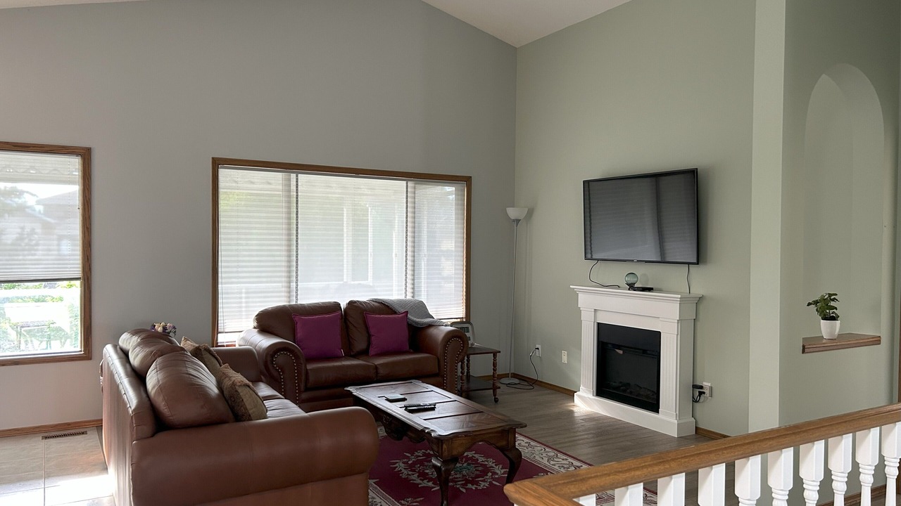 Photo of Livingroom in Arbour Lake