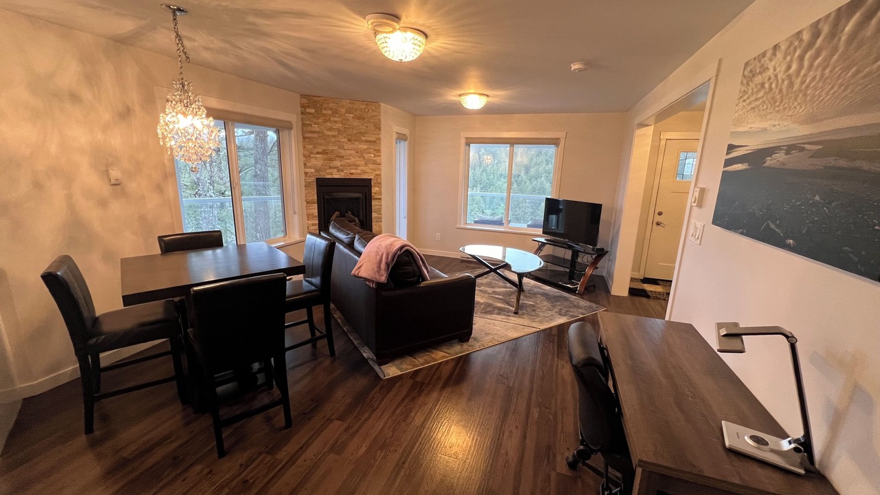 Photo of Livingroom in Juan de Fuca Electoral Area