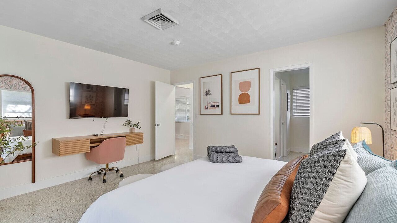 Photo of Bedroom in Coral Ridge Isles