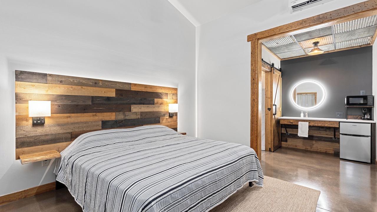 Photo of Bedroom in Hill City