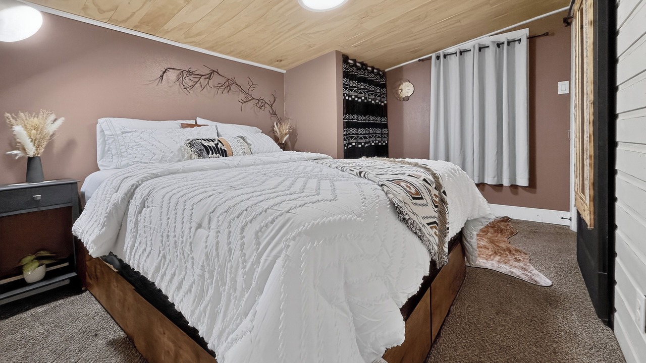 Photo of Bedroom in Lyman