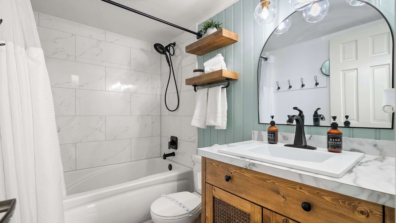 Photo of Bathroom in Sylvan Lake
