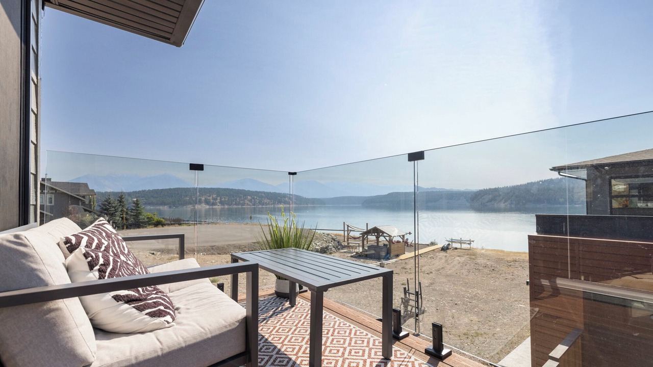 Photo of Patio Balcony in East Kootenay