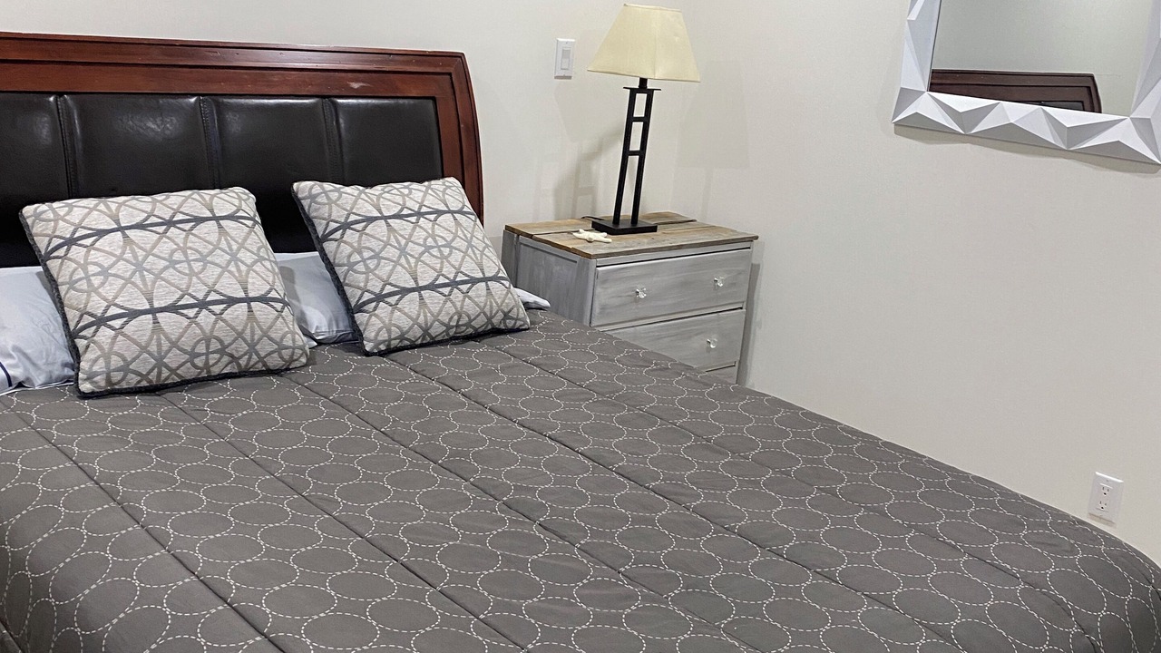 Photo of Bedroom in Parkland Beach