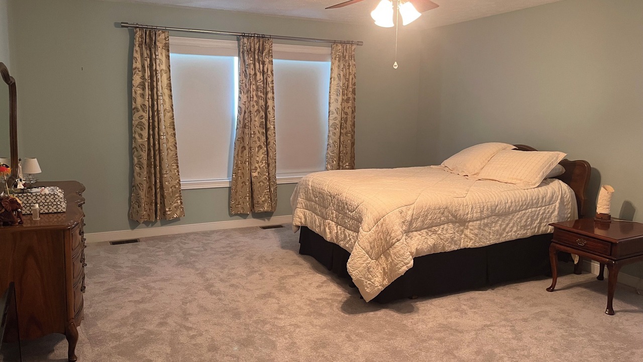Photo of Bedroom in Highland Heights