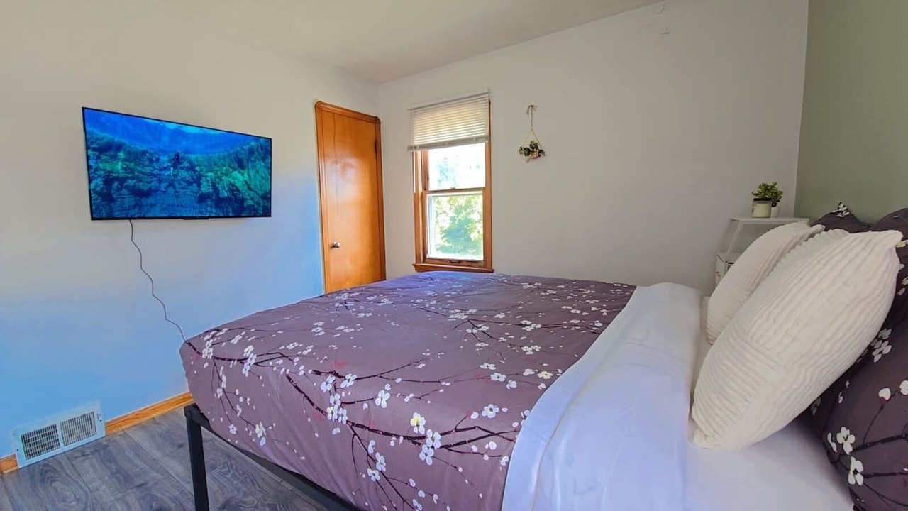 Photo of Bedroom in Garfield Heights