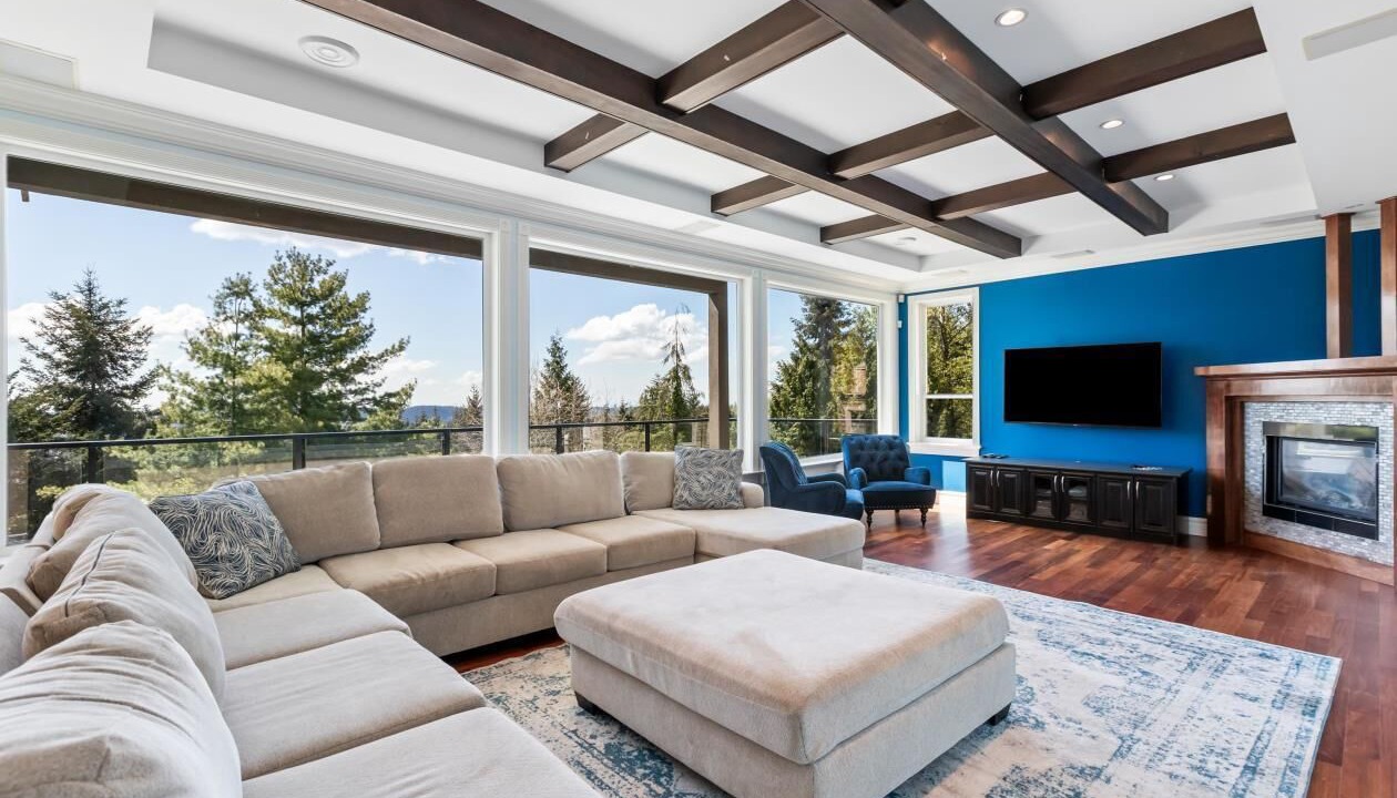 Photo of Livingroom in Westwood Plateau