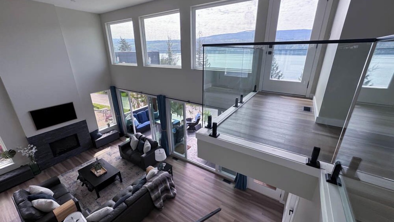 Photo of Livingroom in Anglemont