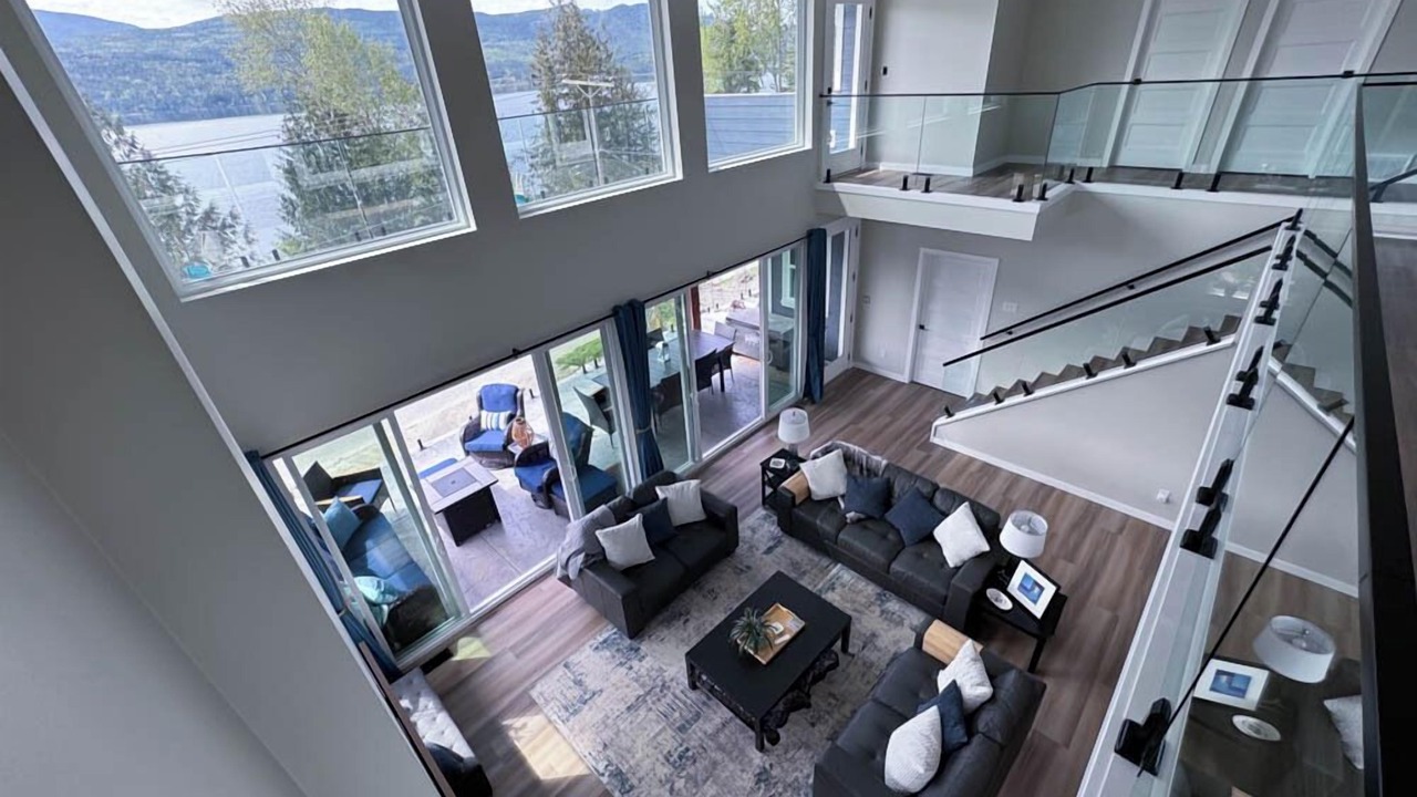 Photo of Livingroom in Anglemont