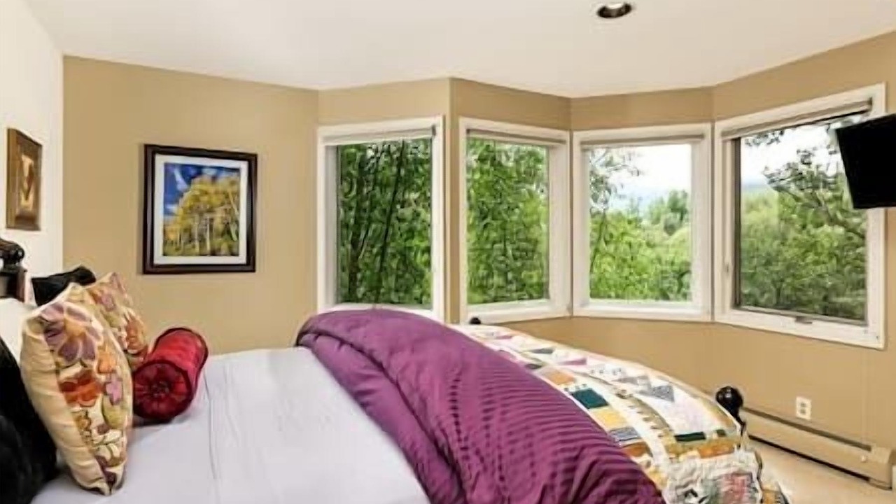 Photo of Bedroom in Red Mountain