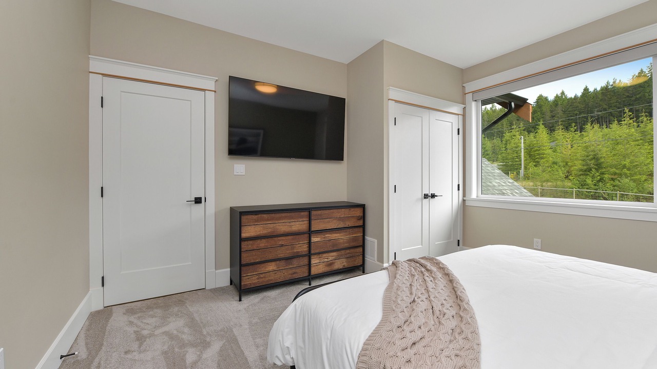 Photo of Bedroom in Shawnigan Lake