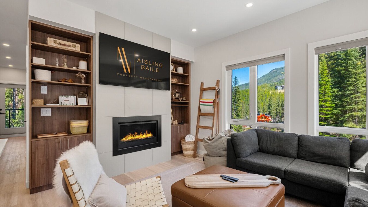 Photo of Livingroom in East Kootenay