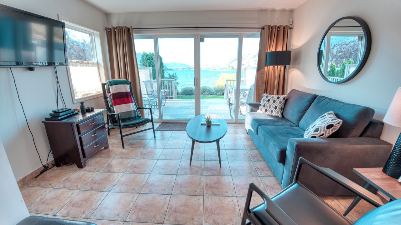 Photo of Livingroom in Okanagan-Similkameen