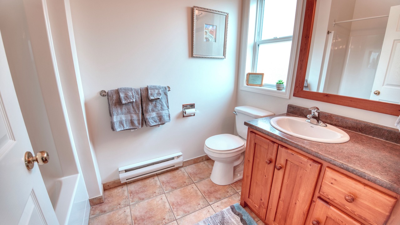 Photo of Bathroom in Okanagan-Similkameen