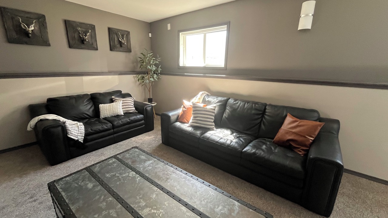 Photo of Livingroom in Sylvan Lake