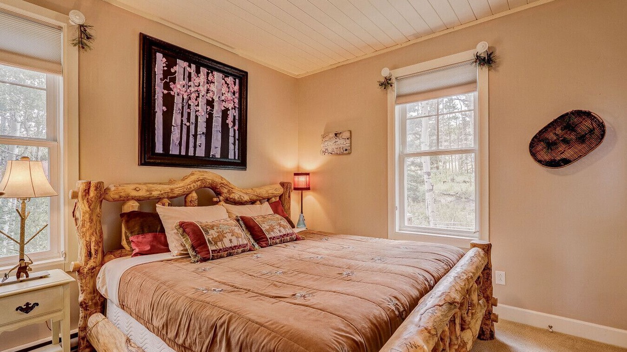 Photo of Bedroom in Warm Springs