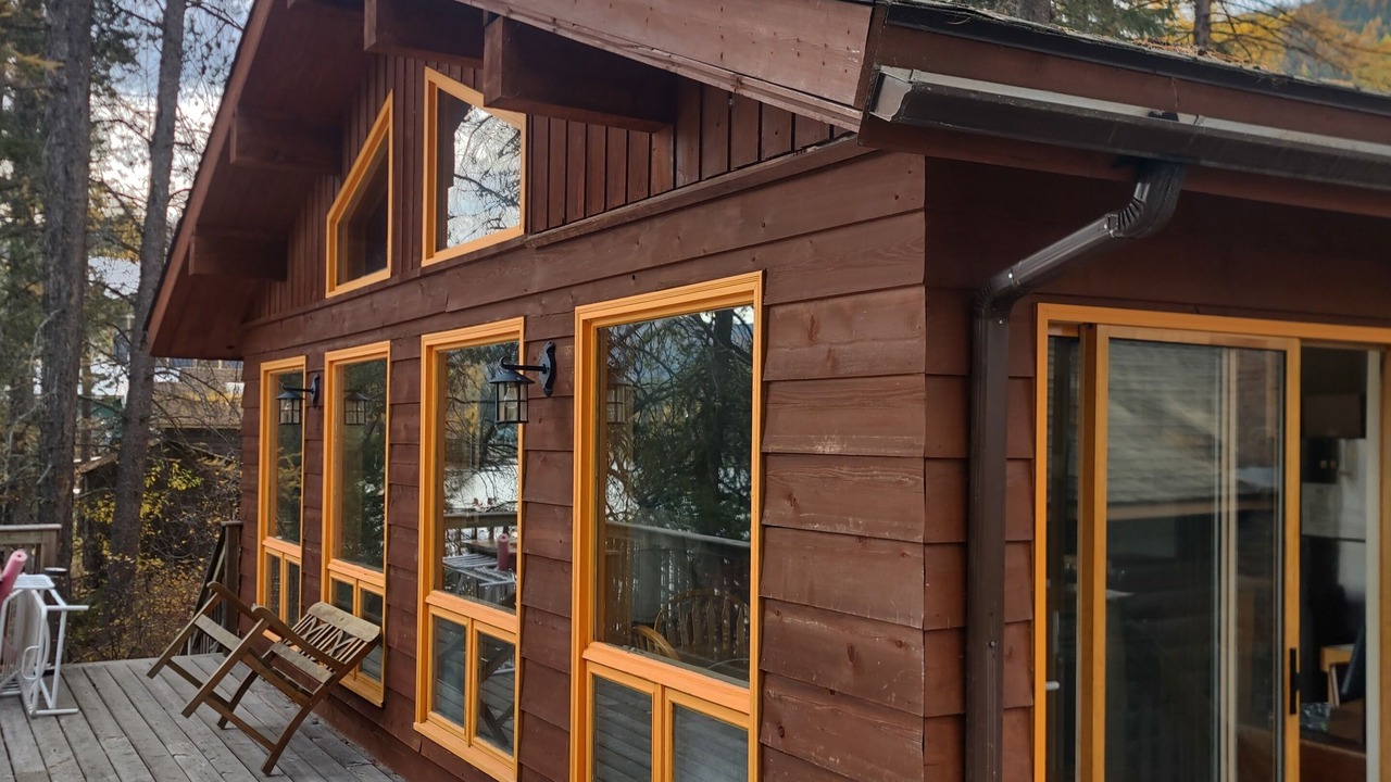 Photo of Patio Balcony in East Kootenay