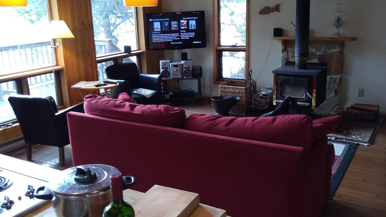 Photo of Livingroom in East Kootenay