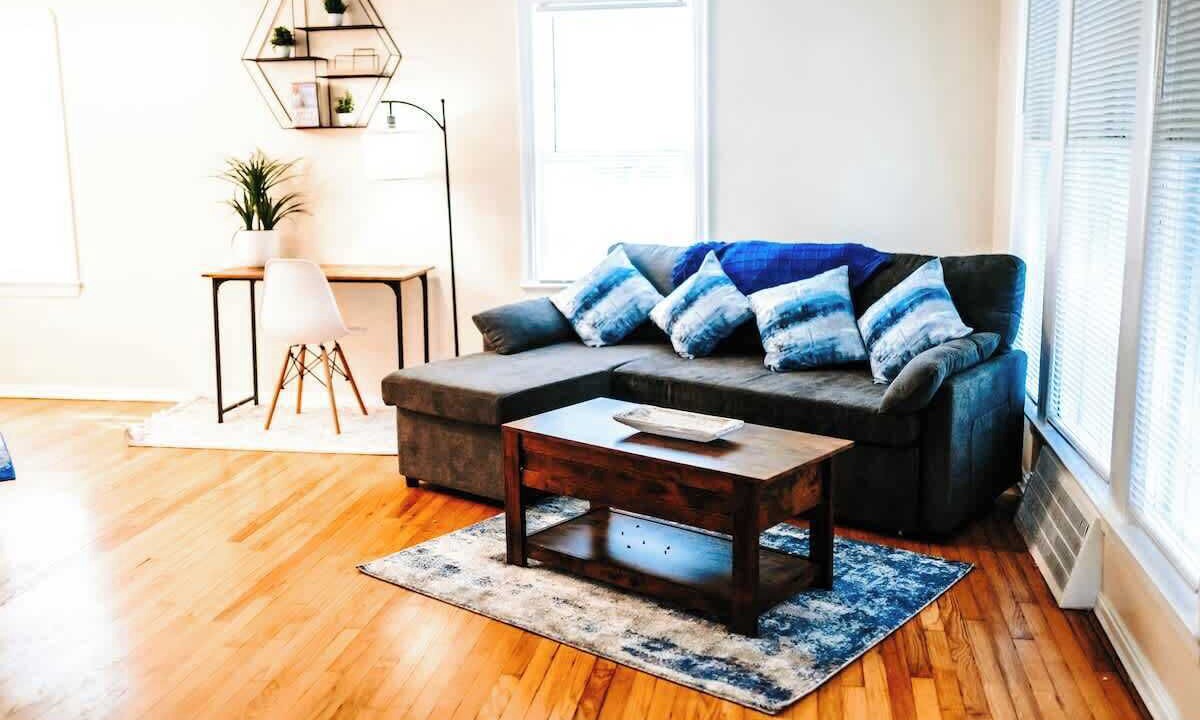 Photo of Livingroom in Cleveland Heights