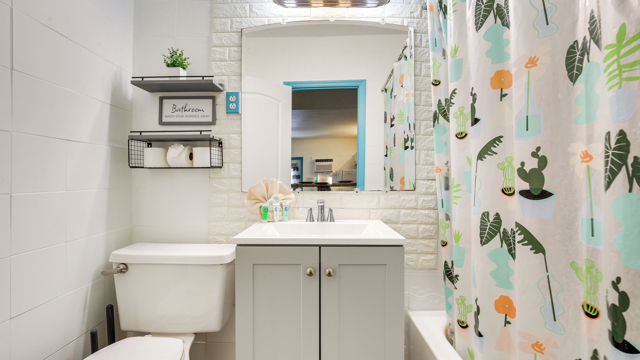 Photo of Bathroom in Royal Poinciana