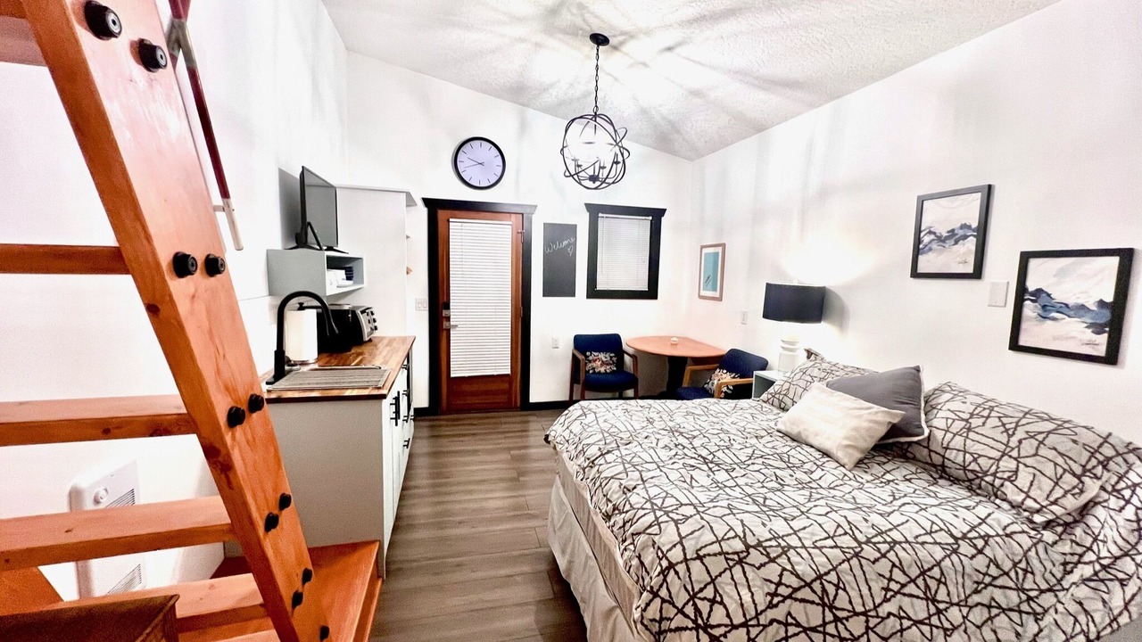 Photo of Bedroom in Shawnigan Lake