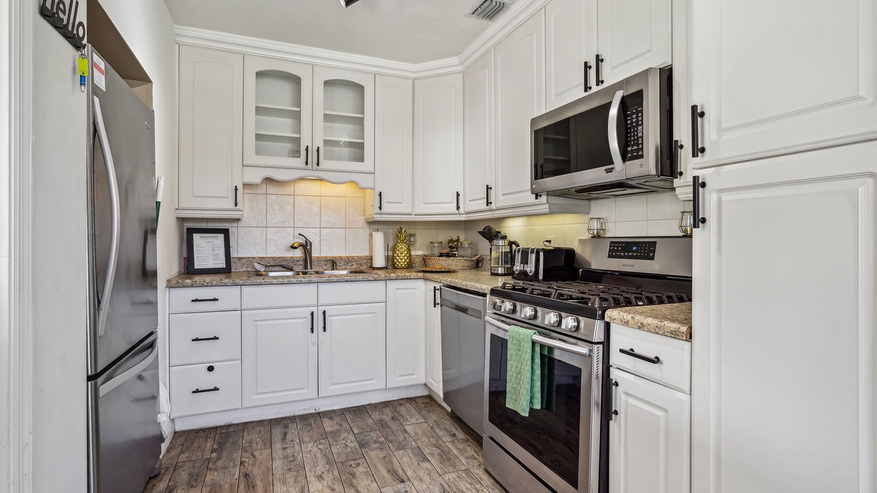 Photo of Kitchen in Lantana