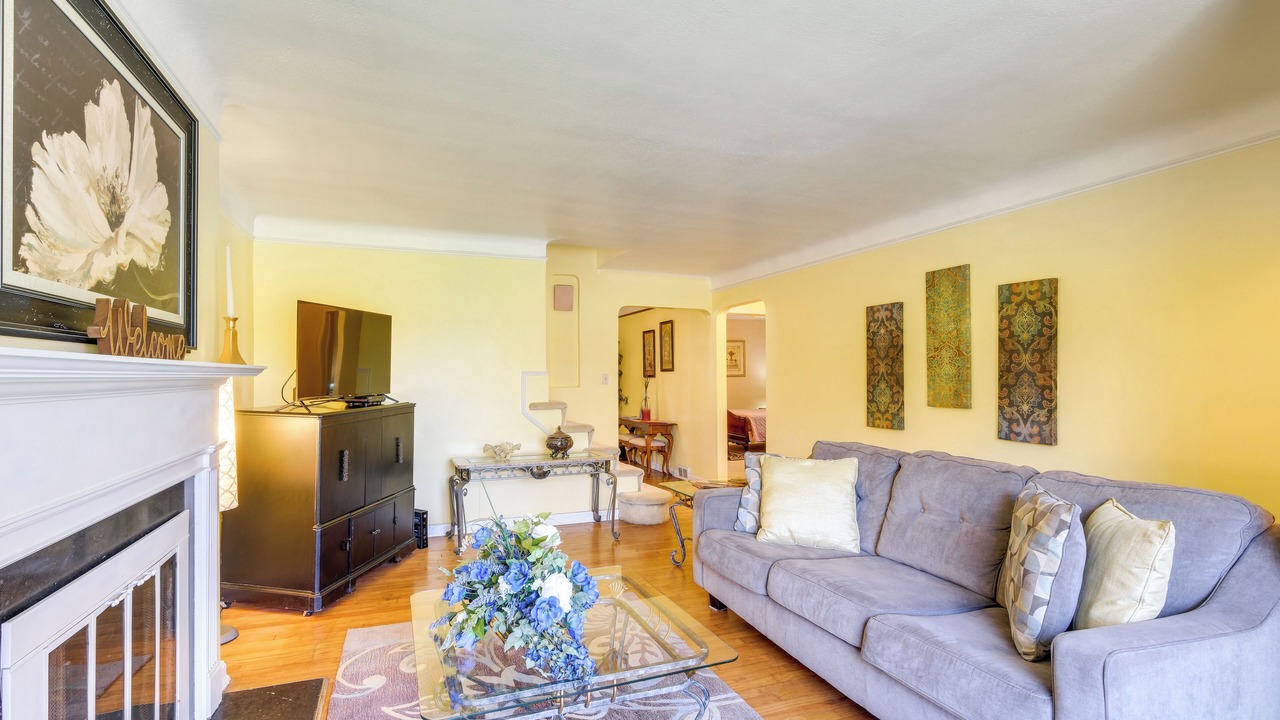 Photo of Livingroom in Cleveland