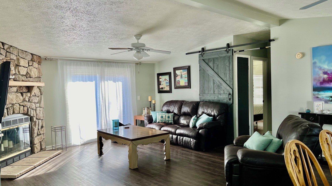 Photo of Livingroom in Chippewa Lake