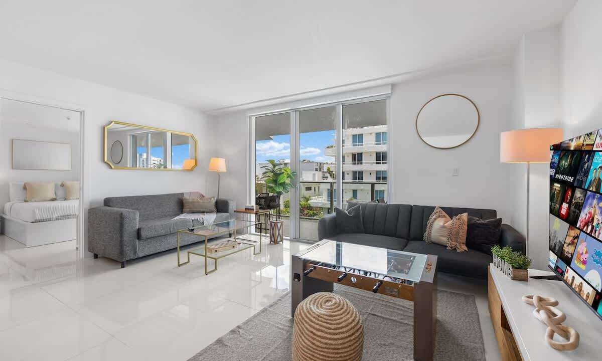 Photo of Livingroom in Bay Harbor Islands