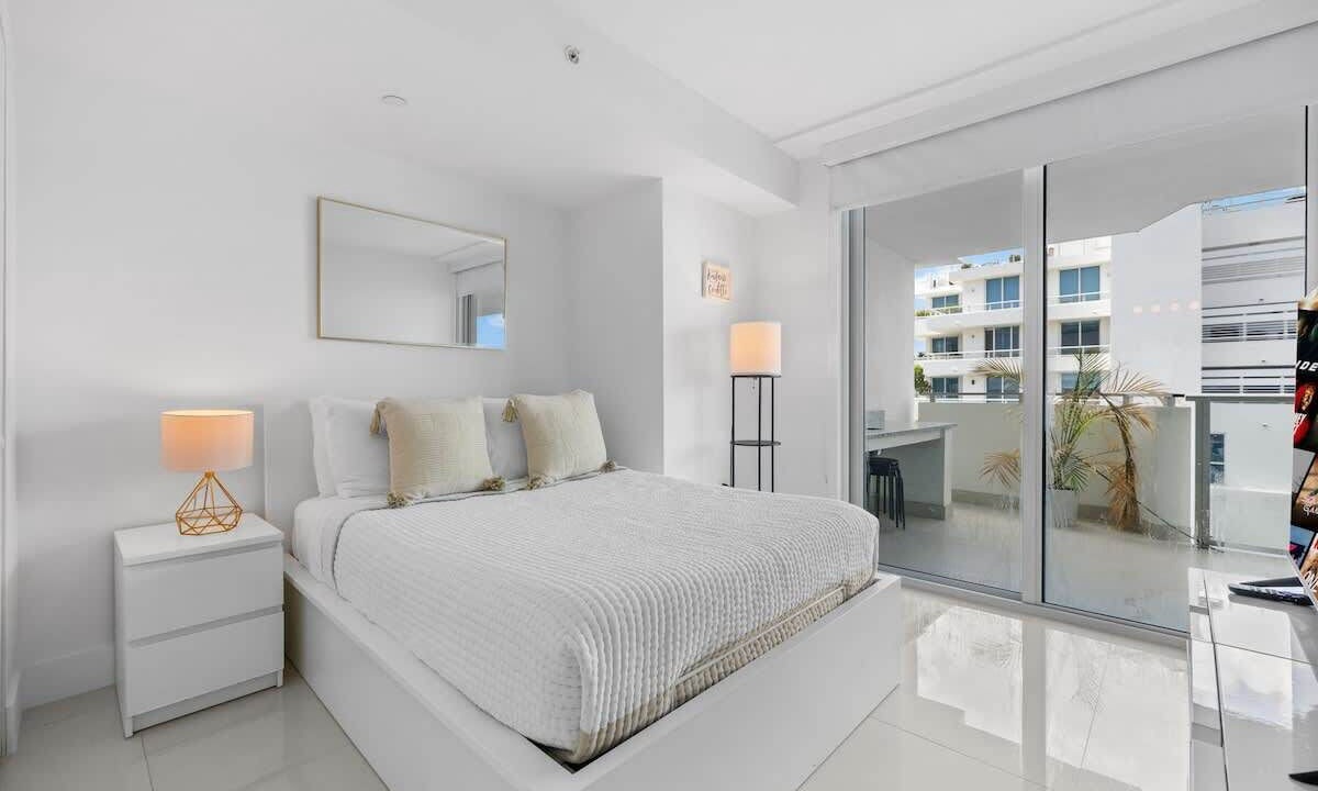 Photo of Bedroom in Bay Harbor Islands