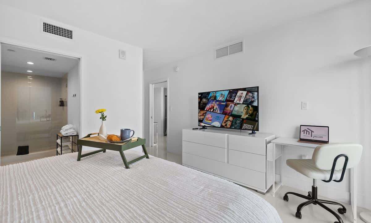 Photo of Bedroom in Bay Harbor Islands