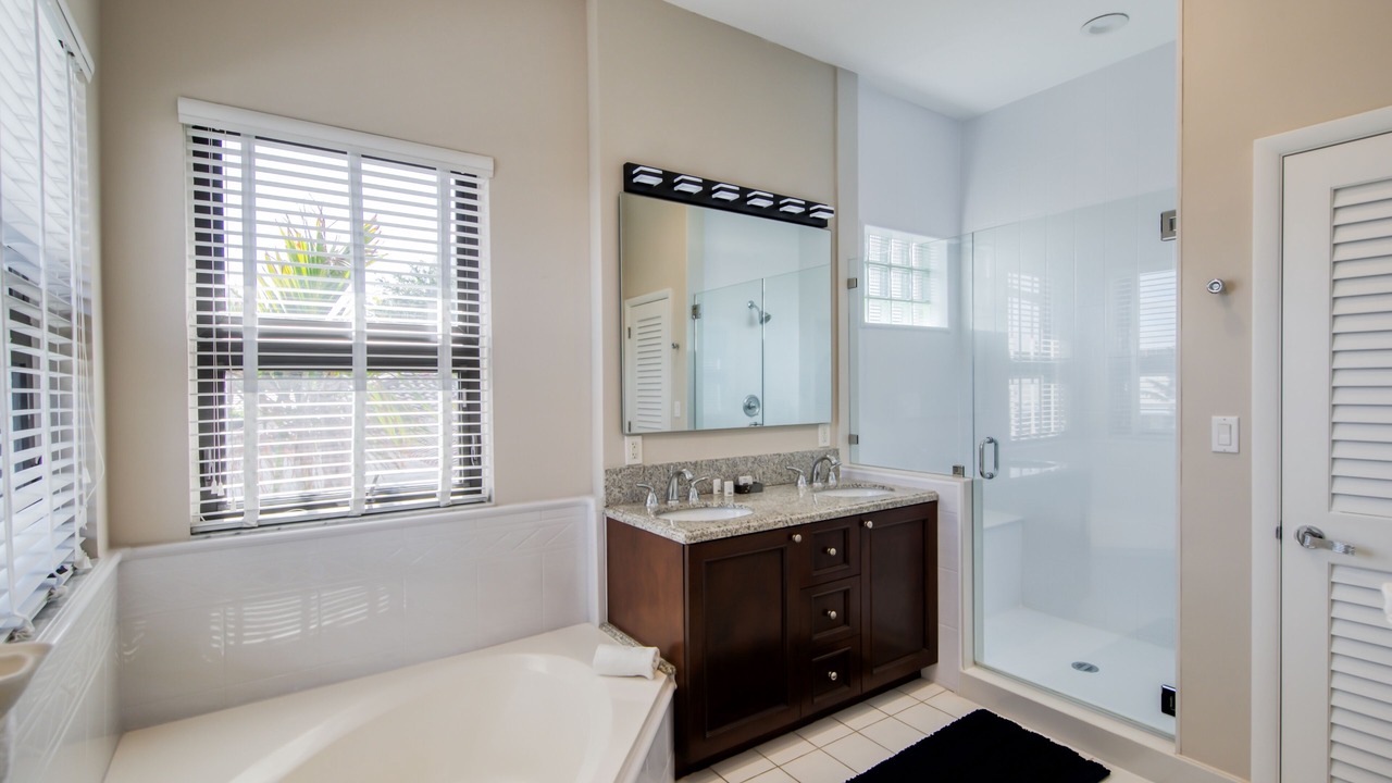 Photo of Bathroom in Bermuda Riviera