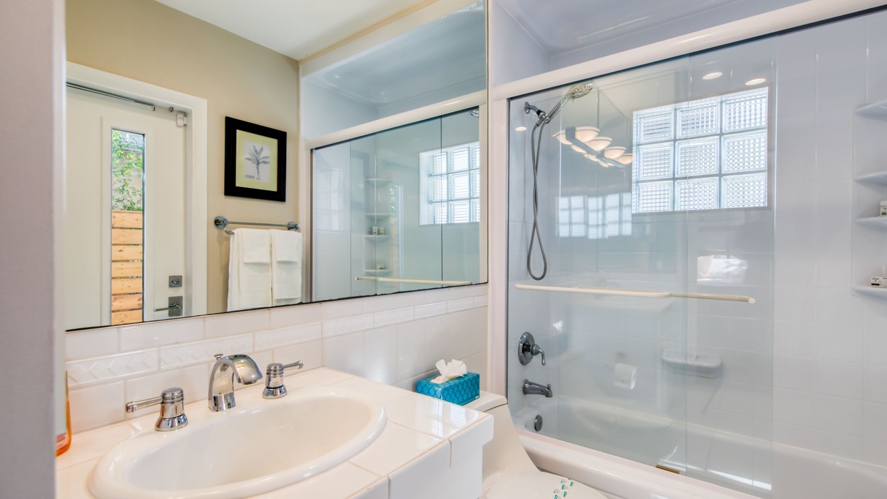 Photo of Bathroom in Bermuda Riviera