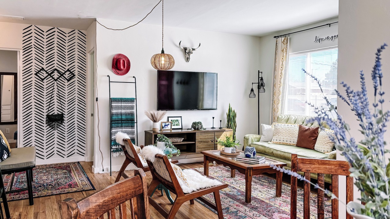 Photo of Livingroom in Parkland Hills