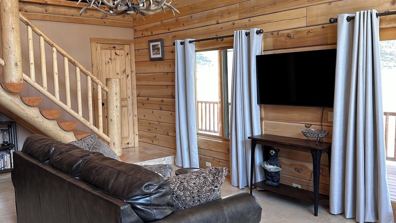 Photo of Livingroom in Lake City