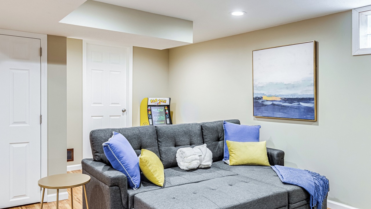 Photo of Livingroom in Cuyahoga Falls