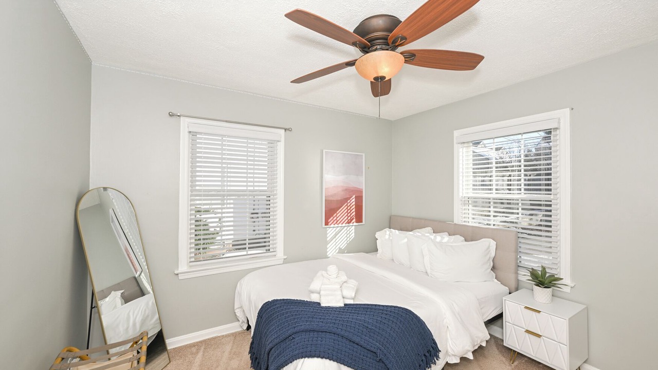Photo of Bedroom in Cuyahoga Falls