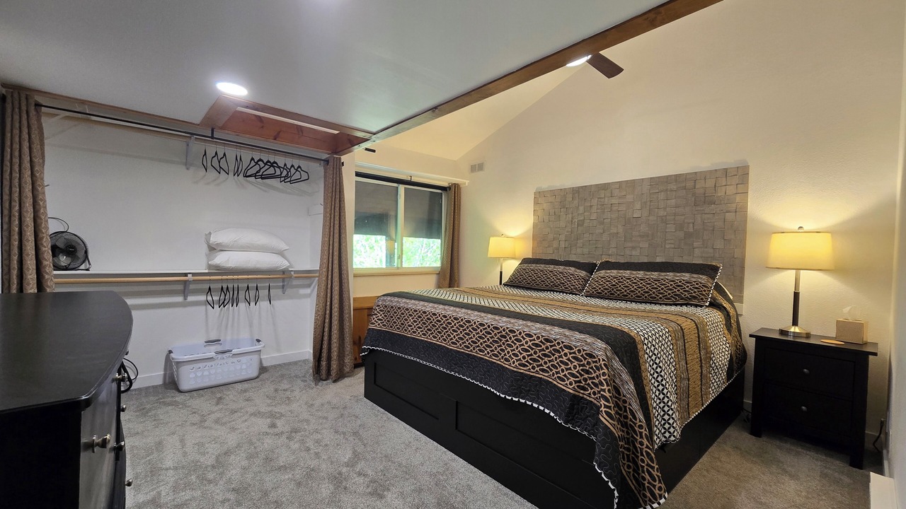 Photo of Bedroom in Basalt